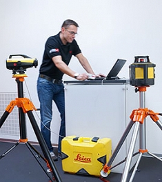 Работа лазерного ротационного нивелира Leica Rugby 820 / Rugby 830